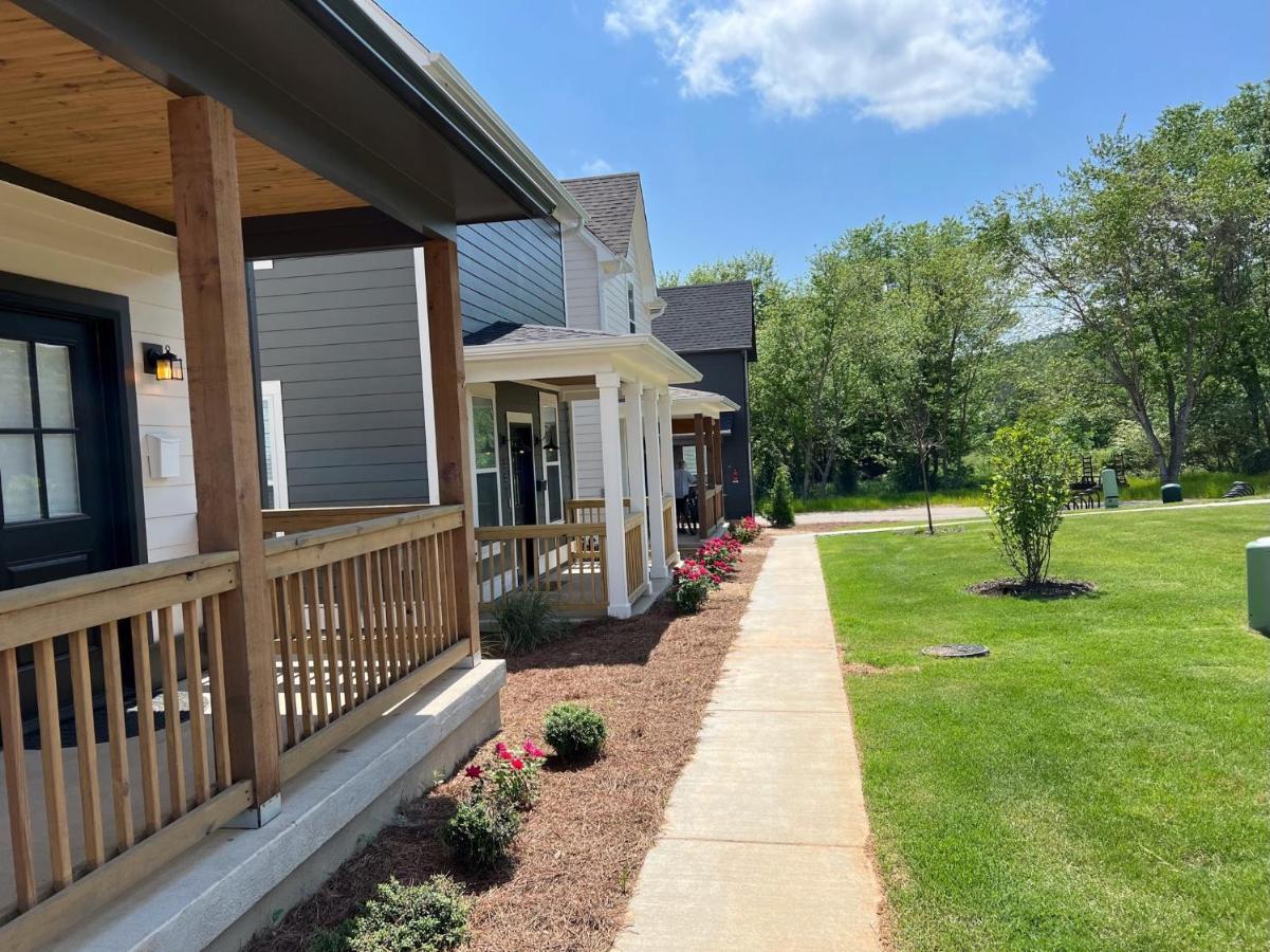 New Centennial Park Luxury Smart Home W Courtyard ファイエットビル エクステリア 写真